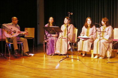 der Maghrebinische  Mütterverein  Oumelbanine e.V.  zu einem Musikalischen Abend ein.